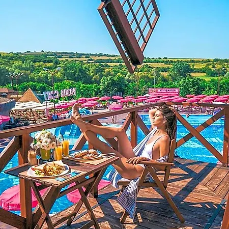 Ośrodek wypoczynkowy The Wind Mills Hydropark 4*